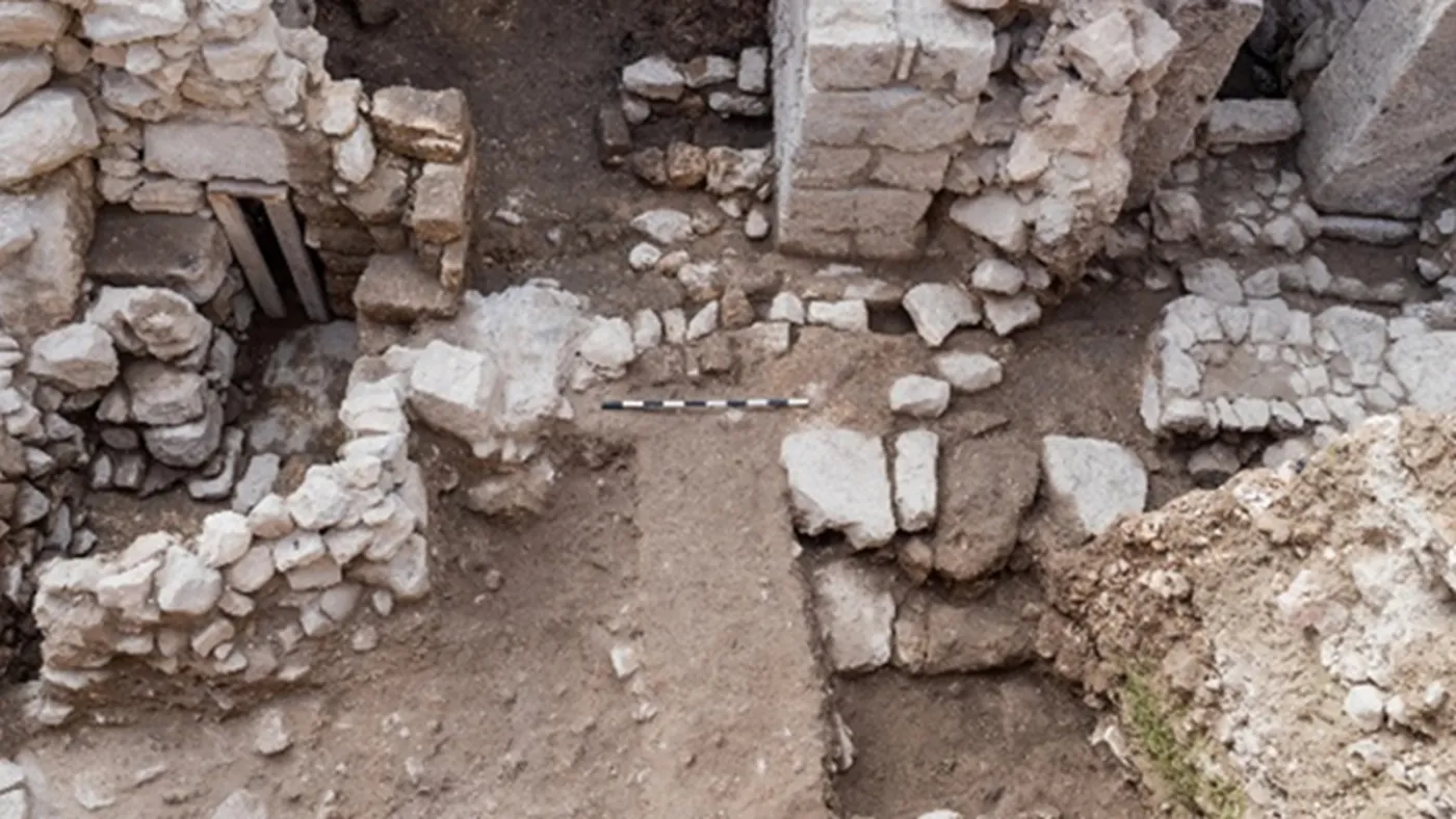 Escavação da Estrutura 100, na Cidade de Davi, em Jerusalém, associada à destruição babilônica de 586 a.C. Foto: Assaf Peretz/Vaknin et al./PLOS ONE (CC BY 4.0).