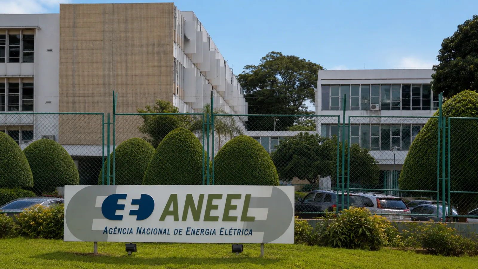 Sede da Aneel em Brasília; agência aprovou reajuste de 9,4% nas tarifas de transmissão de energia para o ciclo 2026/2027.