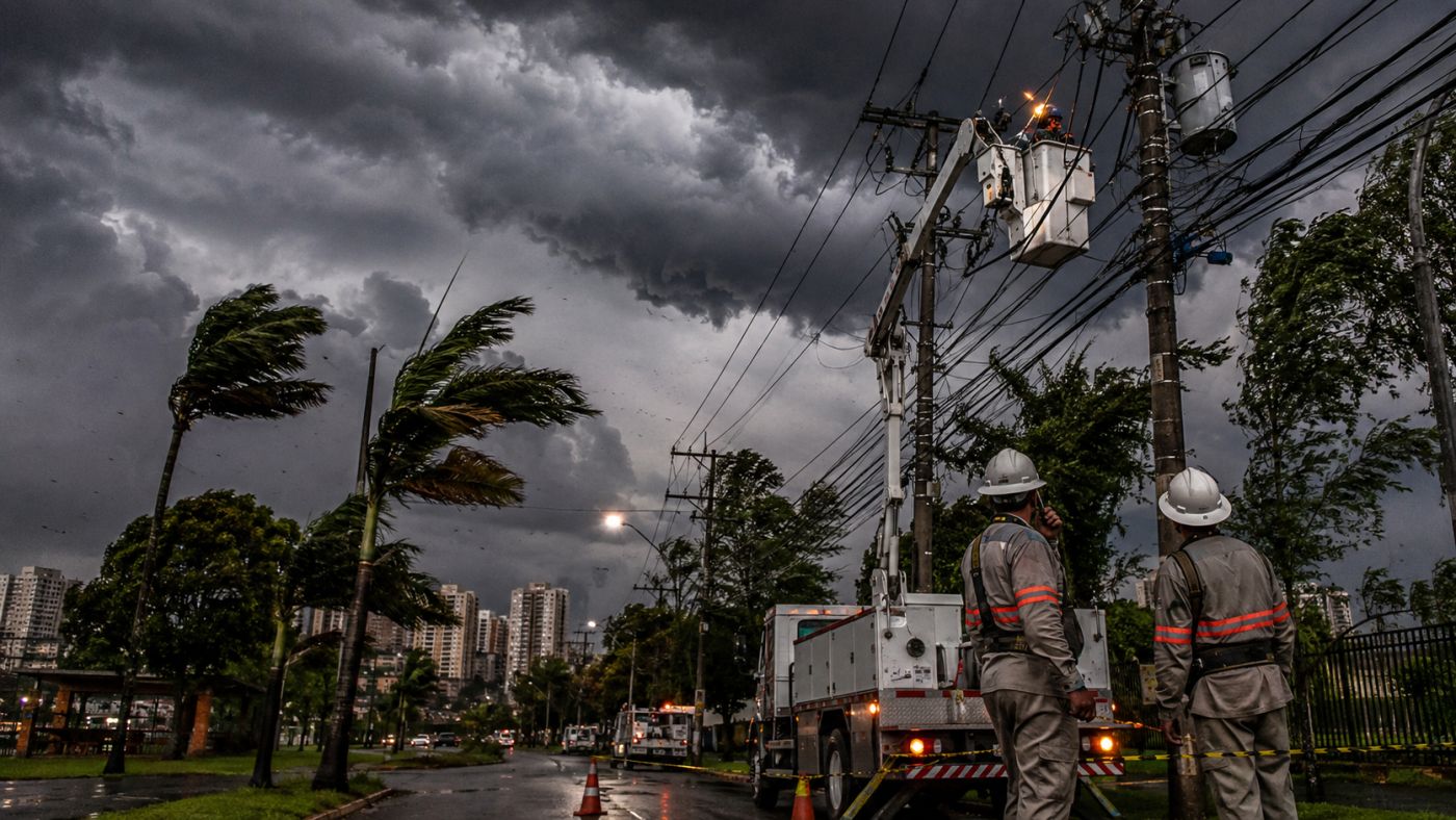 Enel reforçou as equipes operacionais diante da previsão de ventos fortes e possíveis danos à rede elétrica em São Paulo.