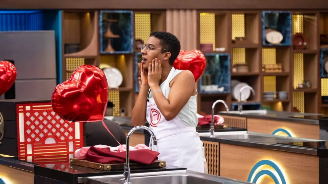Marcelo Pereira no MasterChef Brasil: Amadores - Reprodução/Instagram Veja mais em: https://natelinha.uol.com.br/televisao/2026/07/30/participante-do-masterchef-expoe-producao-e-zomba-do-programa-que-inovacao-245448.php