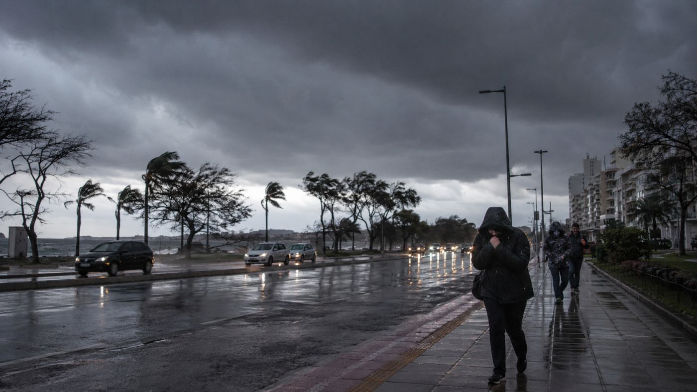 Frente fria deve provocar chuva forte e queda nas temperaturas no Sul — Foto: Reprodução
