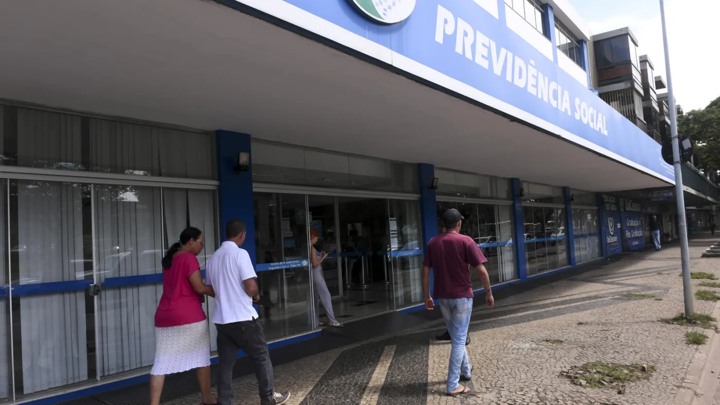 Agência da Previdência Social em Brasília. Foto: Jefferson Rudy/Agência Senado, via Wikimedia Commons, CC BY 2.0; imagem recortada para 16:9.
