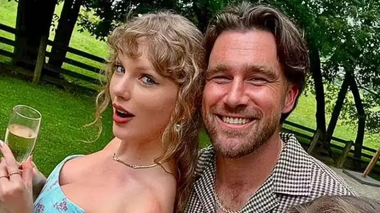 Taylor Swift e Travis Kelce oficializaram a união em Nova York. Foto: reprodução.