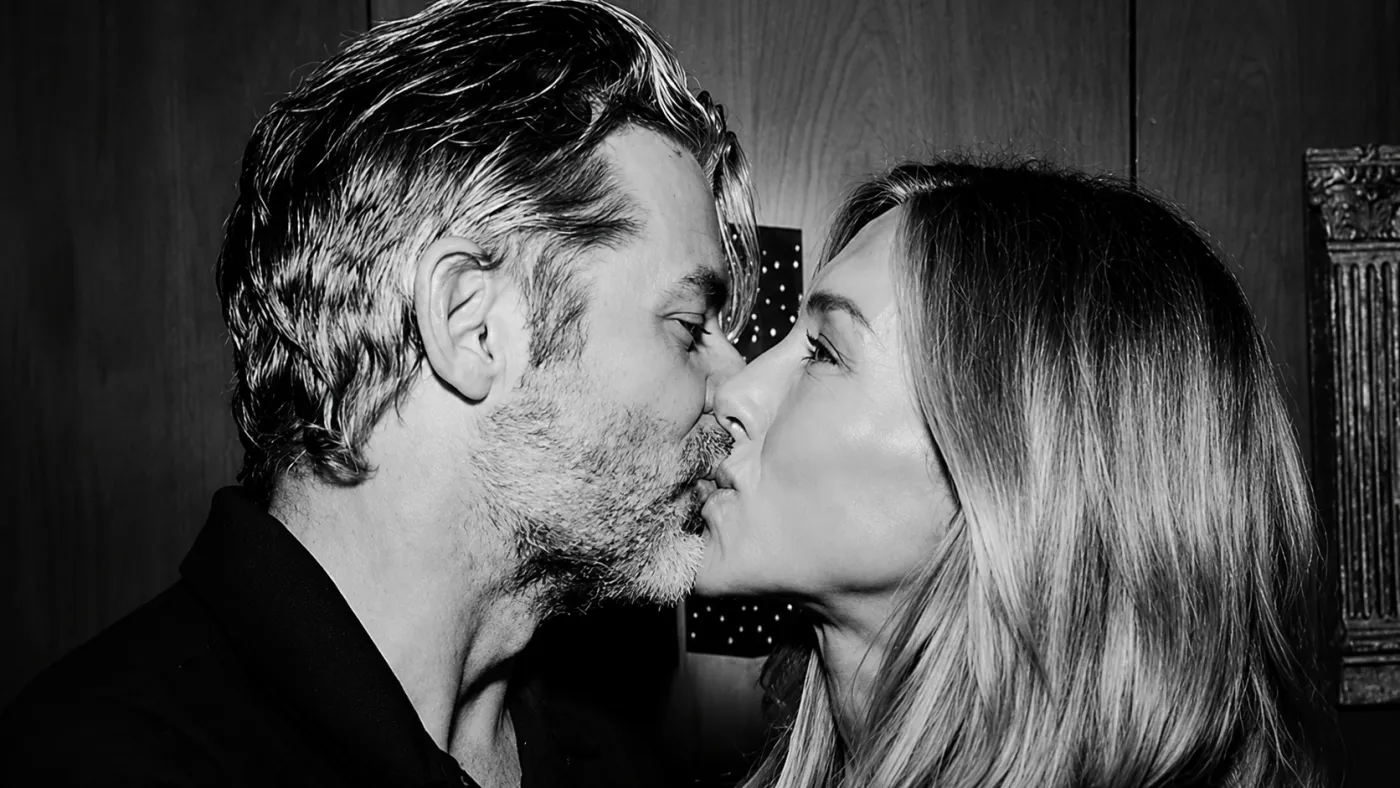 Jennifer Aniston publicou registro raro com Jim Curtis.