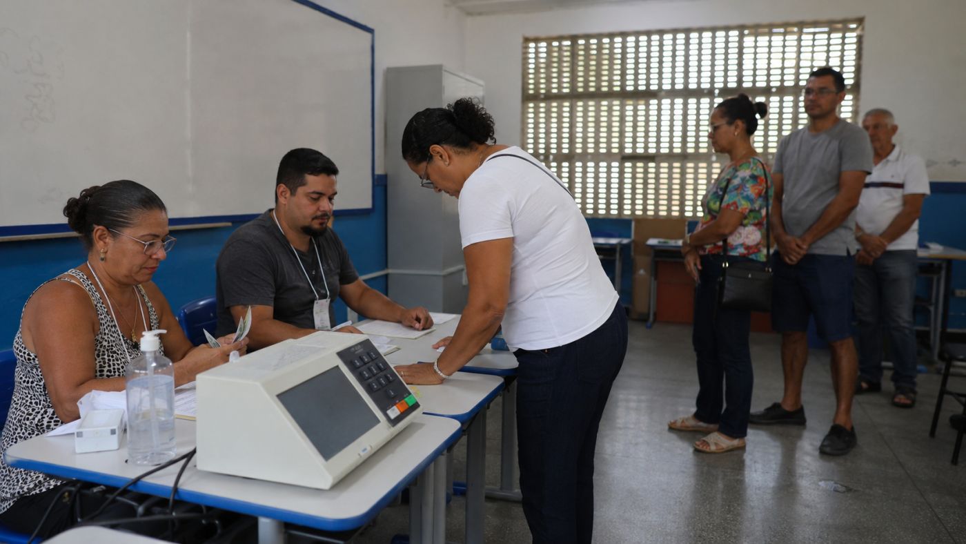 Mesários terão papel fundamental na organização das seções eleitorais durante as eleições de outubro.