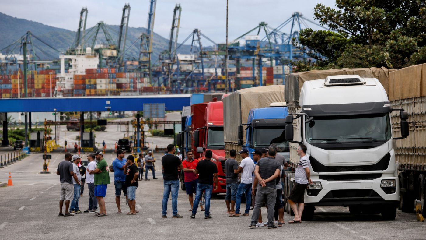 Caminhoneiros foram convocados para uma paralisação em defesa da votação da MP do Frete no Senado.