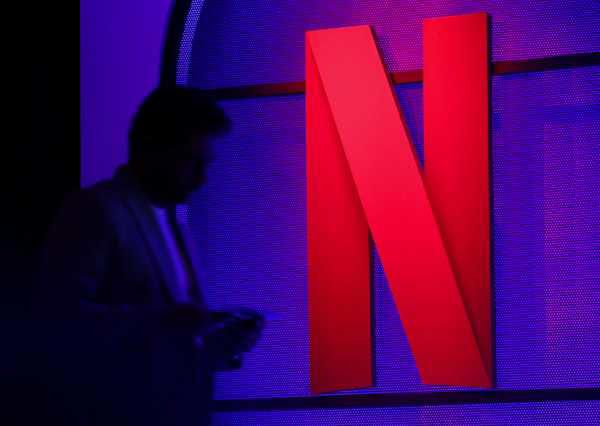 Netflix reajustou todos os planos disponíveis no Brasil, e o Premium passou a custar R$ 71,90 mensais.