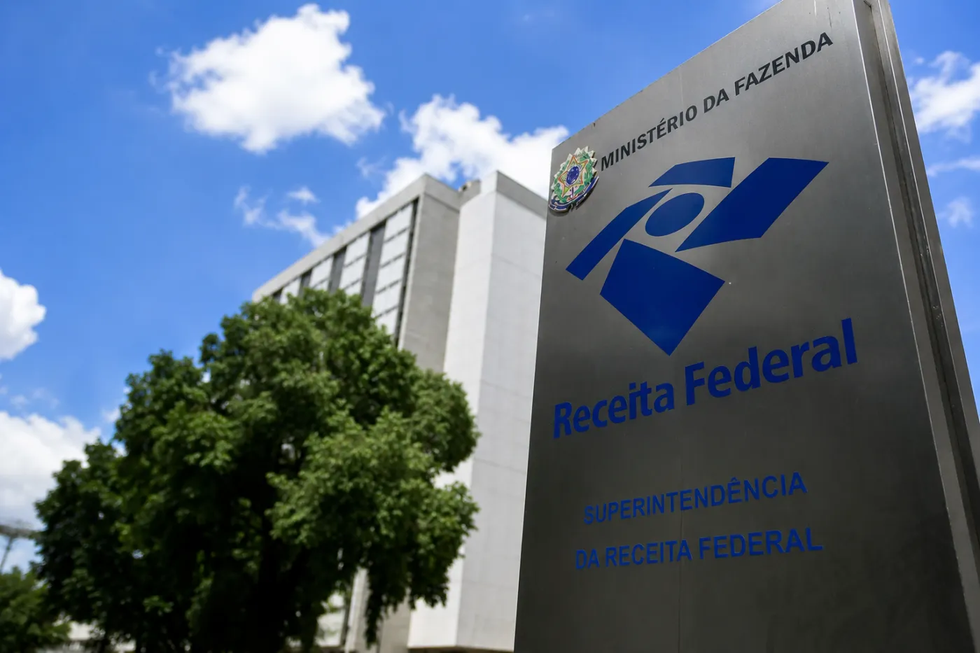Receita Federal libera consulta ao lote especial de restituição automática do Imposto de Renda para mais de 3,5 milhões de contribuintes.