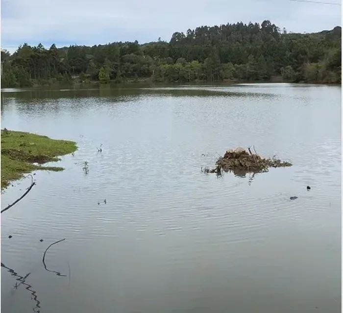 Barragem Arroio São Luiz, em São Marcos, apresentou trincas e vazamentos após fortes chuvas. Aproximadamente 170 pessoas