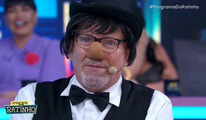 Iran Thieme, conhecido pelo personagem Santos no Programa do Ratinho, informou que foi internado após exames identificarem