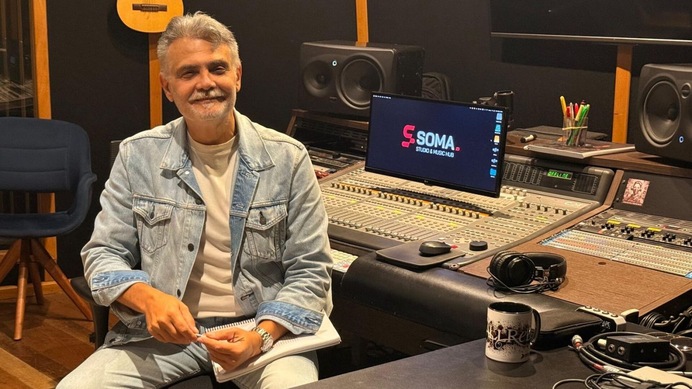 Tarcísio Filho durante a gravação do audiolivro Um Certo Capitão Rodrigo, em 2025. Foto: Divulgação/Assessoria do projeto